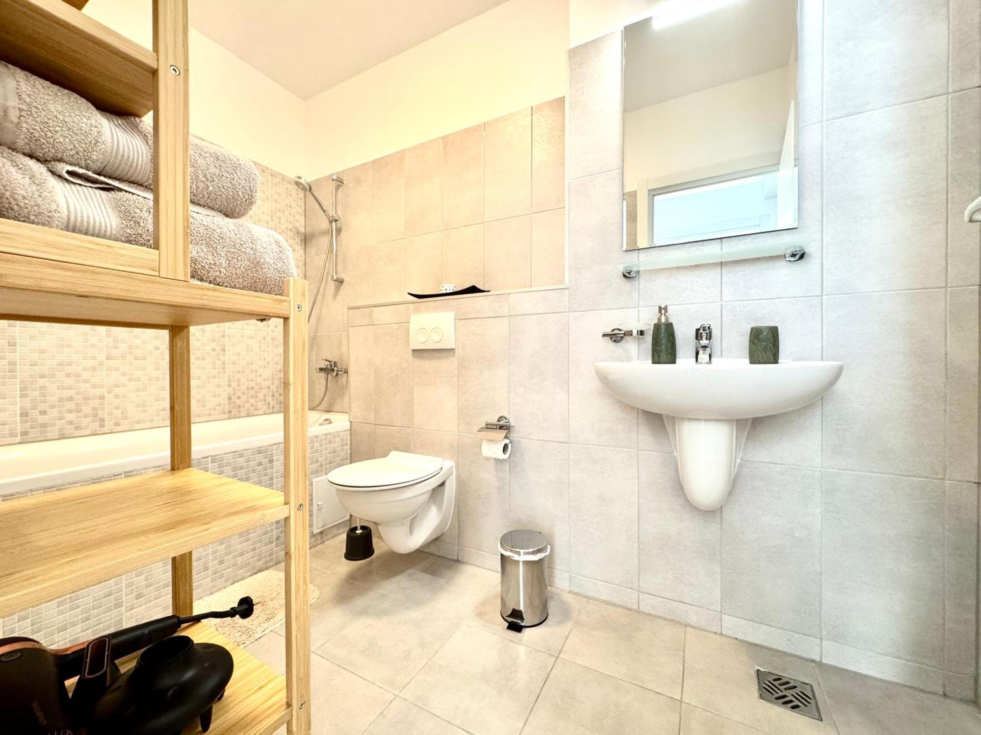 Luca'S Forest Apartment Temešvár Exteriér fotografie